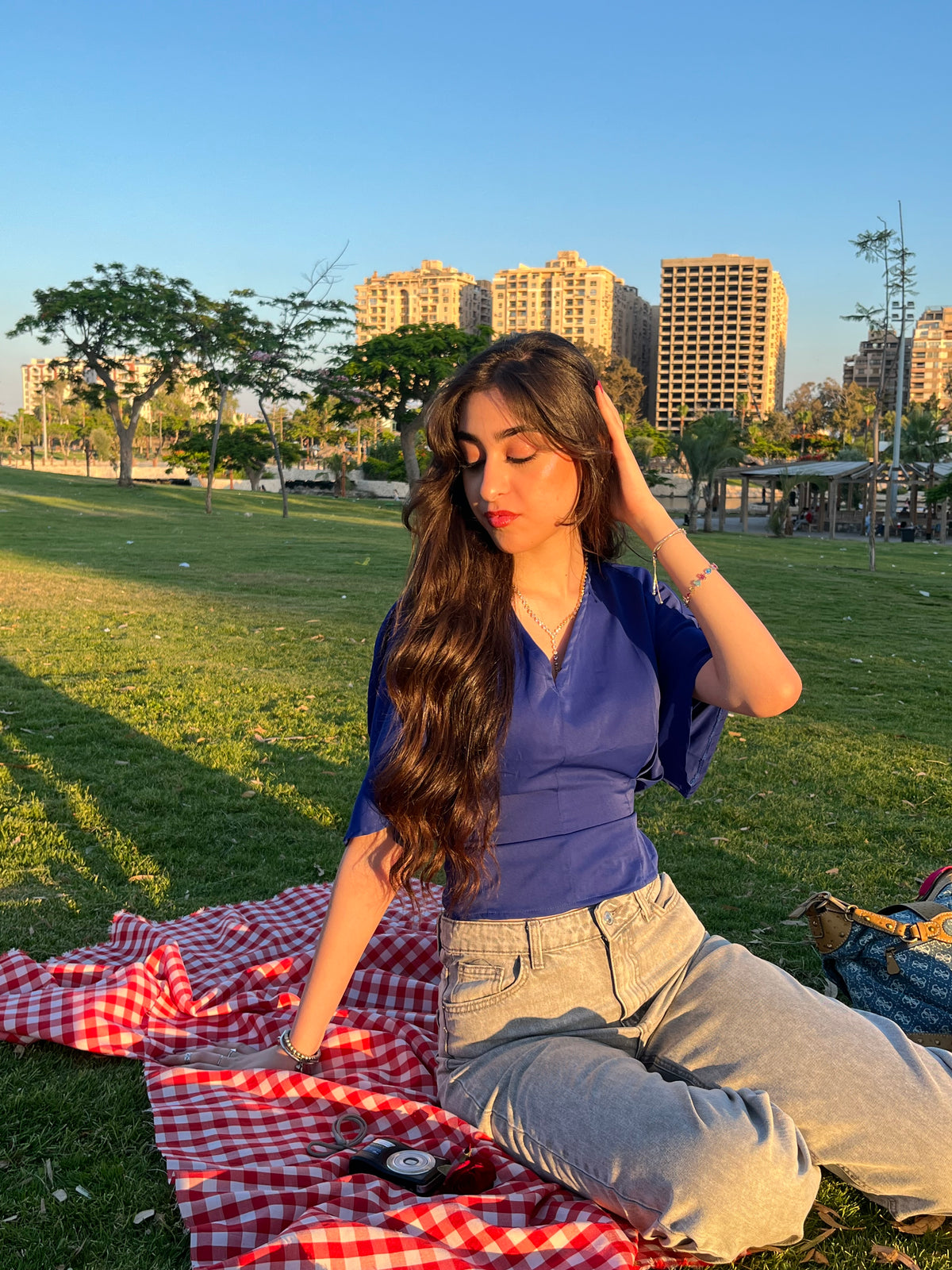 Shortsleeves snatched blue top